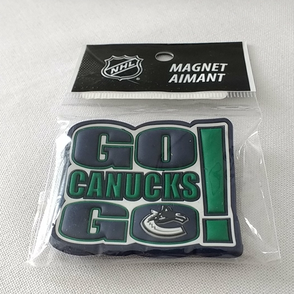 Vancouver Canucks merchandise - Picture 3 of 4